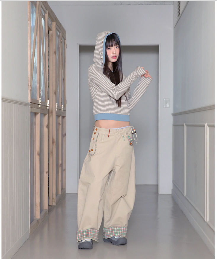 루나키후의 26ss 제품 룩북 캡쳐본이다